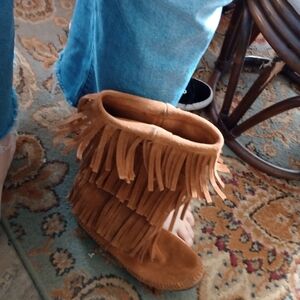Minnetonka Fringed suede leather moccasin boot